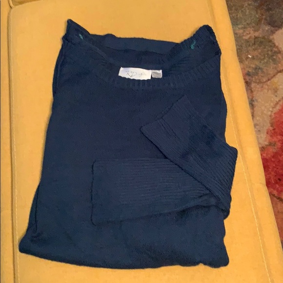 Light Weight Dark Green Sweater - Picture 4 of 5